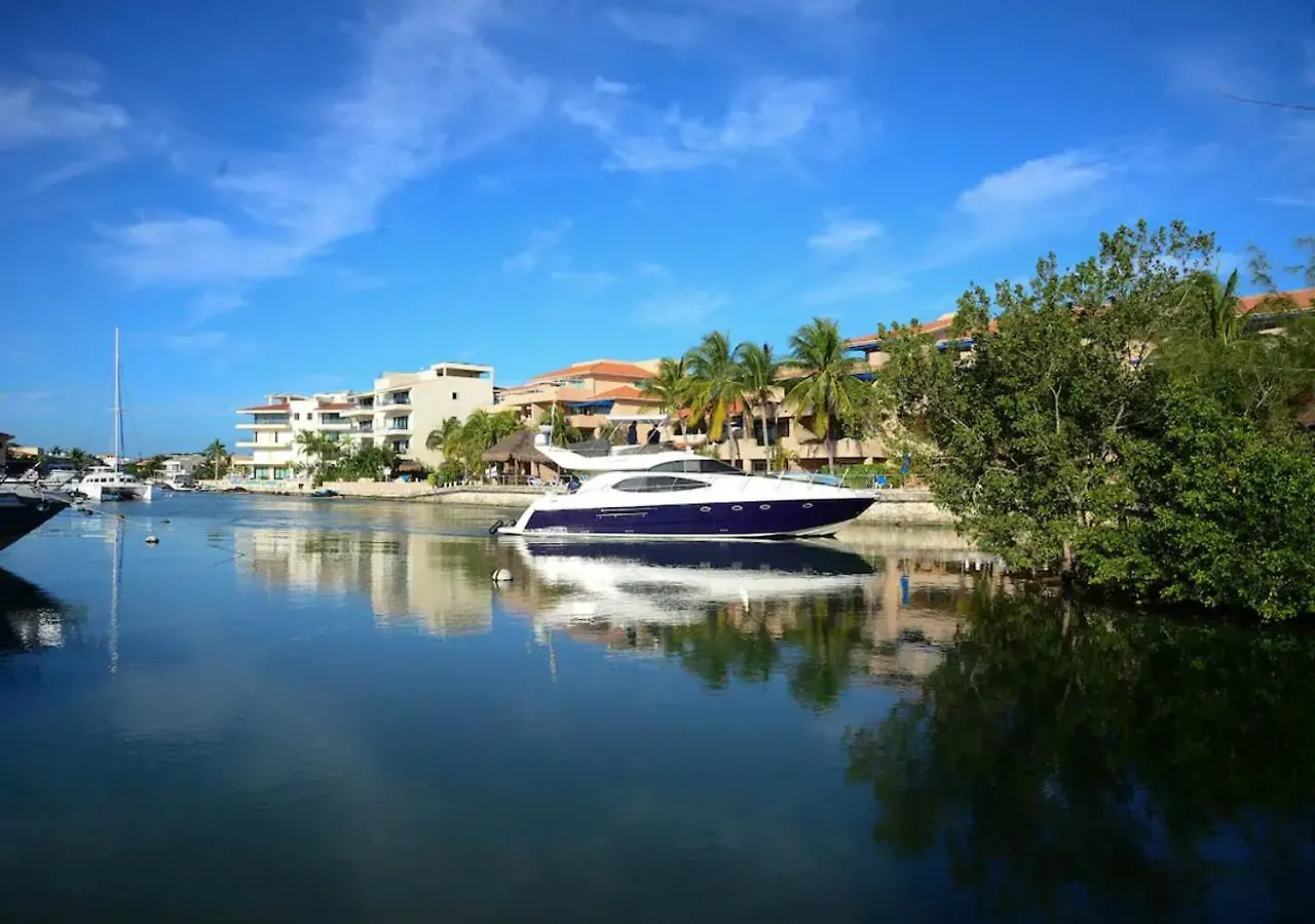 公寓 Relax, With Our Beautiful Gardens, Large Pool And Just Steps From The Beach And Lagoon 普托阿范特拉斯