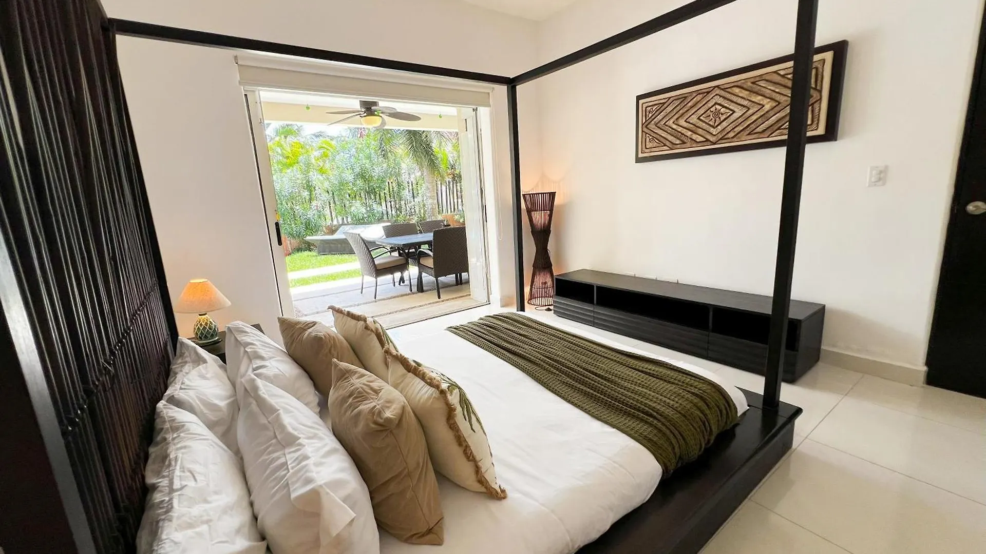 Relax, With Our Beautiful Gardens, Large Pool And Just Steps From The Beach And Lagoon 普托阿范特拉斯 0*,