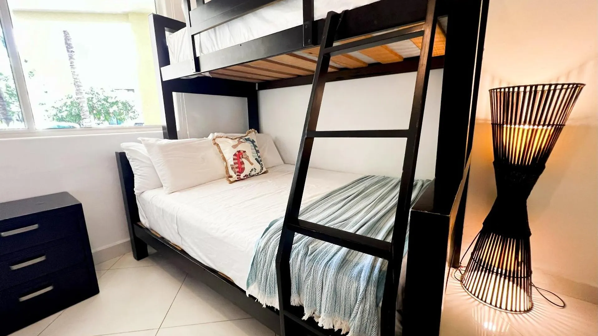 公寓 Relax, With Our Beautiful Gardens, Large Pool And Just Steps From The Beach And Lagoon 普托阿范特拉斯
